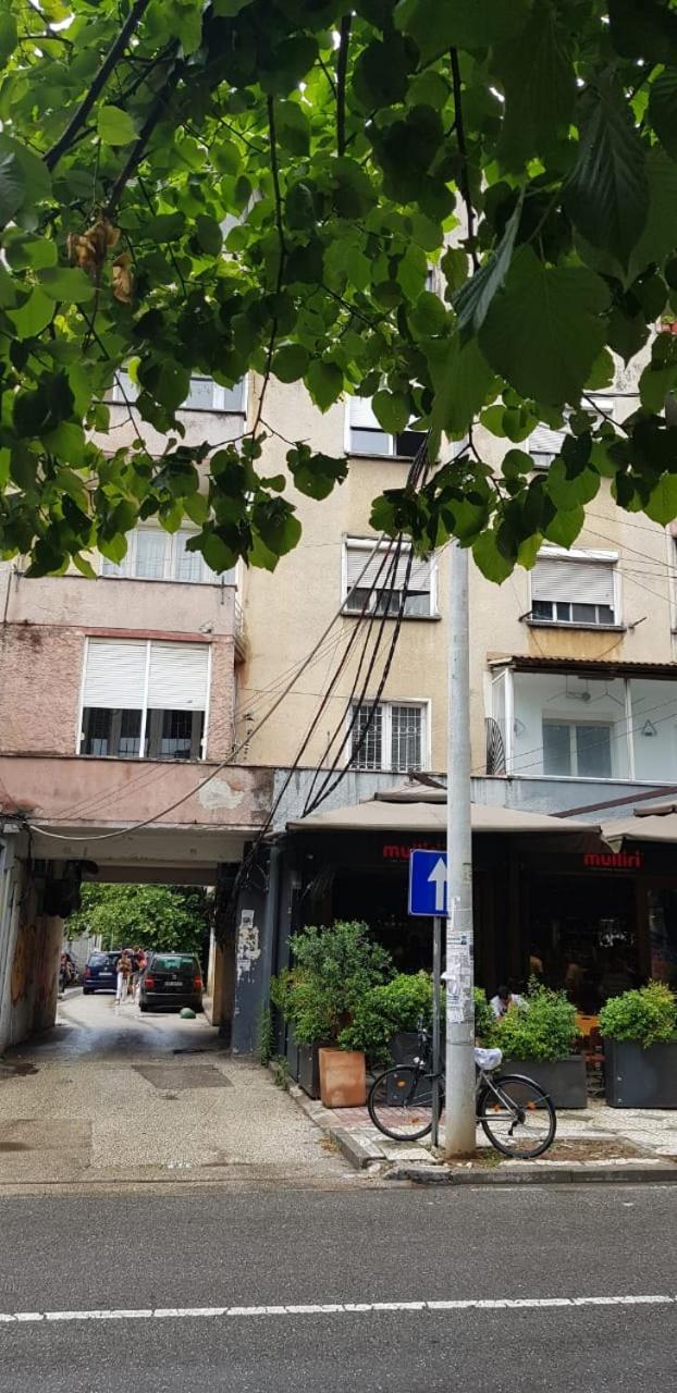 Alle'S M Shyri Studio Apartment Tirana Exterior photo